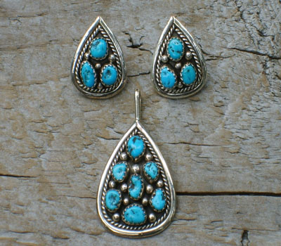 Native American Turquoise Earring & Pendant Set